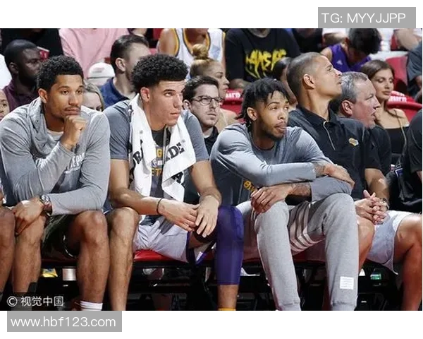 1996年夏季联赛湖人队对阵中国篮球队精彩回顾与赛场瞬间分析